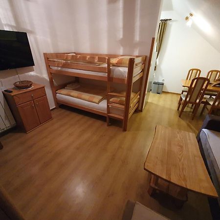 تسركنيتسا Miskar Rooms الغرفة الصورة