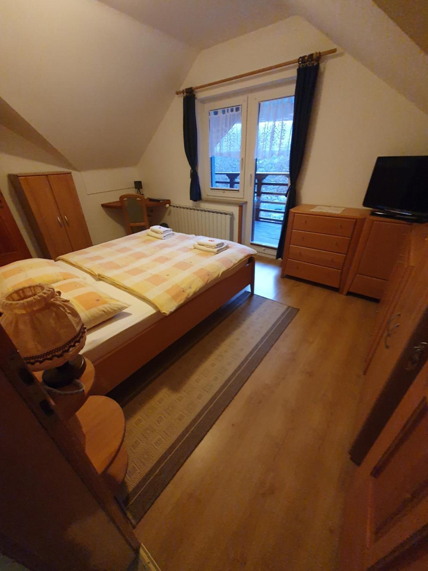 تسركنيتسا Miskar Rooms الغرفة الصورة