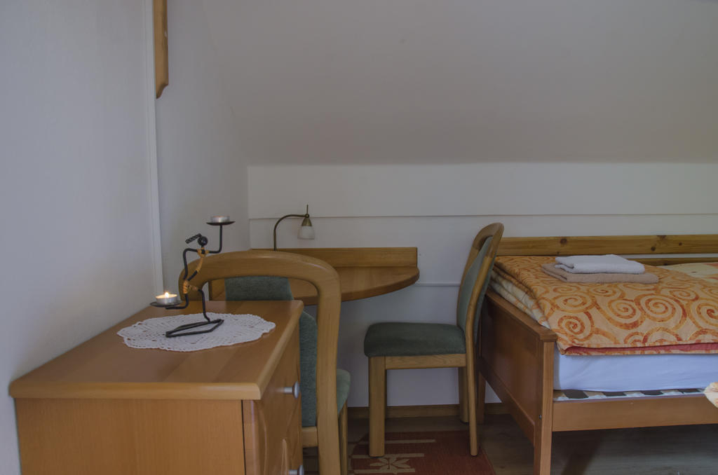 تسركنيتسا Miskar Rooms الغرفة الصورة