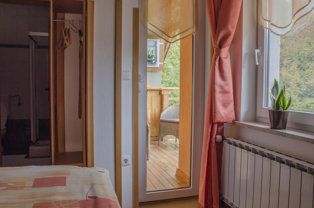 تسركنيتسا Miskar Rooms الغرفة الصورة