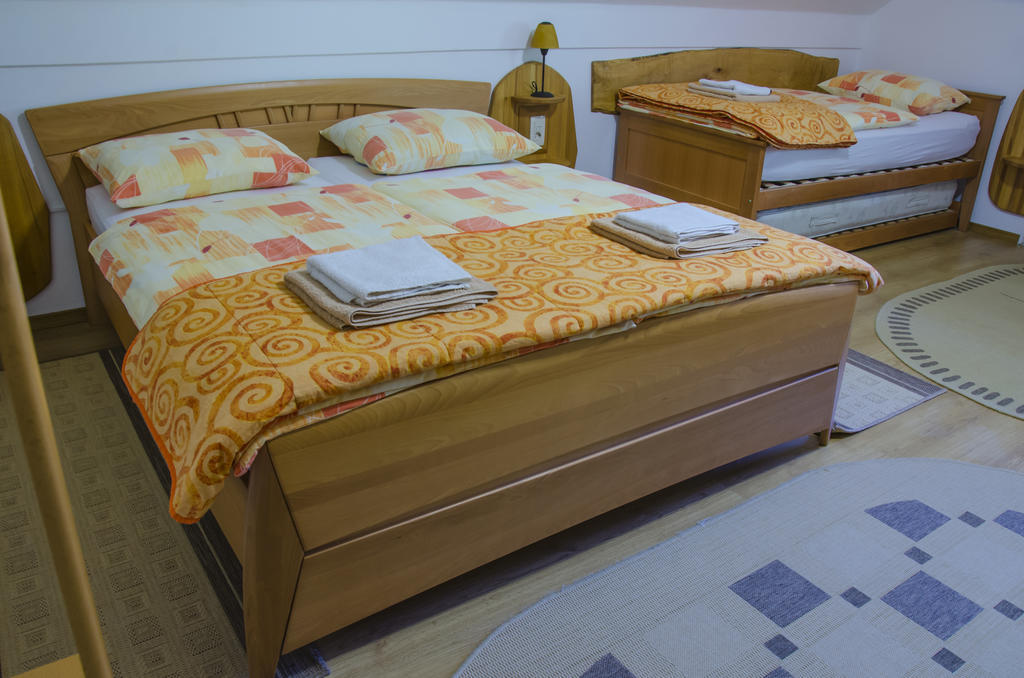 تسركنيتسا Miskar Rooms الغرفة الصورة
